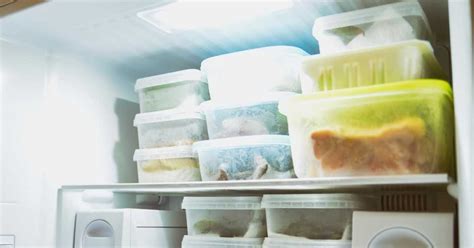 Albóndigas preparadas en tupper para congelar