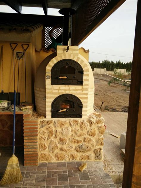 Horno tradicional ruso de leña