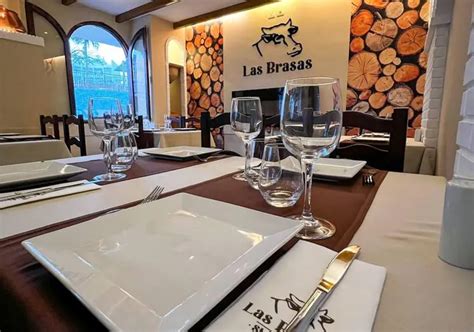 Fachada de un restaurante de carnes a las brasas en La Florida