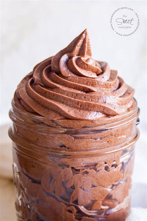 Betún de chocolate clásico en tazón