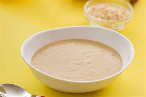 Proceso de preparación de la crema de avena básica, mostrando los ingredientes y pasos clave