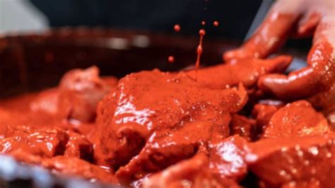 Ingredientes para el adobo de achiote y cerveza