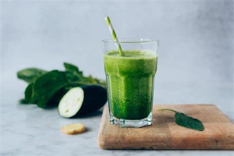 Tabla nutricional simplificada de un batido de espinaca y pepino.