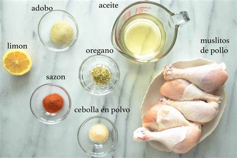 infografía de ingredientes para pollo frito crujiente