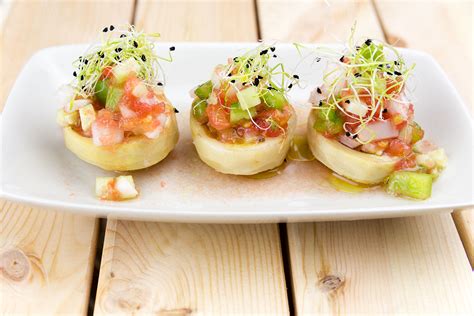 fondos de alcachofa rellenos