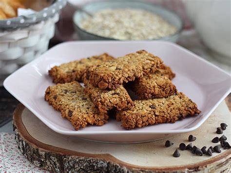 variedad de ingredientes para barritas de cereales sin gluten