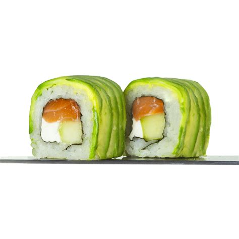 Filadelfia Roll cortado en piezas, mostrando el salmón, pepino y queso crema en el interior
