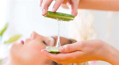 Diagrama ilustrando los beneficios del aloe vera para la salud: piel, sistema inmunológico, digestión, salud bucal y regulación de azúcar en sangre.
