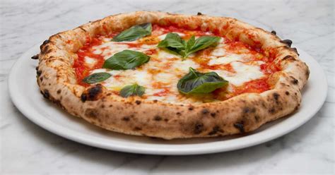 Foto: pizza napolitana clásica, como la Marinara o Margherita