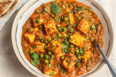 Curry de Matar Paneer con queso paneer y guisantes