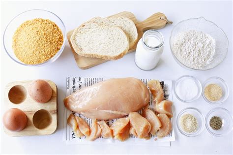 Ingredientes listos para la preparación de nuggets de pollo