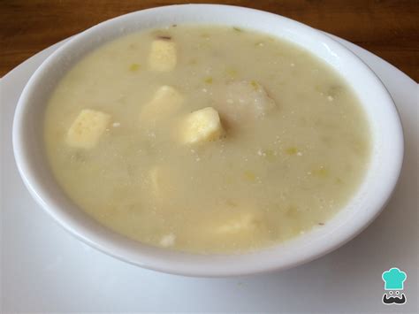 Ingredientes principales del Mote de Queso: ñame, queso costeño y suero