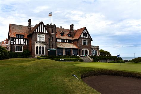 Foto histórica del Mar del Plata Golf Club o retrato joven de Luis Federico Leloir