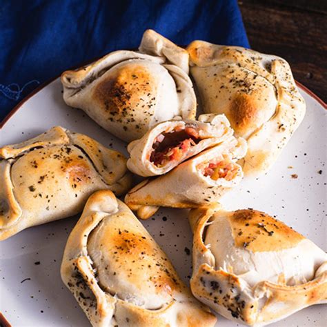 Empanadas tipo cóctel listas para ser servidas