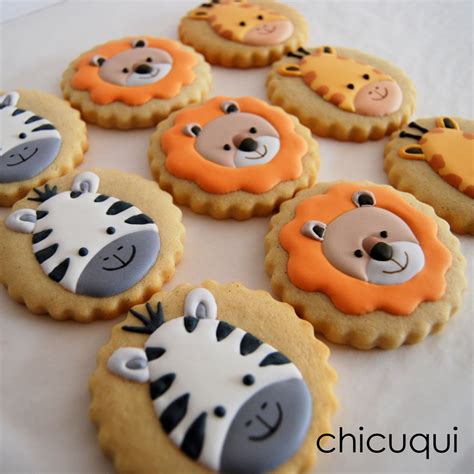 Galletas de animales decoradas con distintos patrones y colores