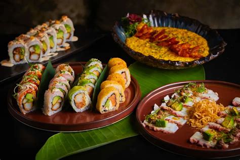Plato de sushi con elementos de cocina Nikkei