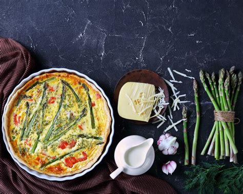 Relleno de quiche con alcachofas y espárragos