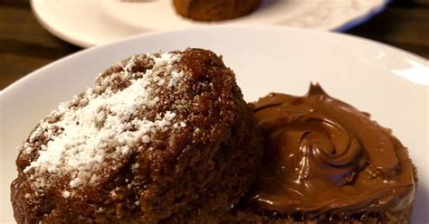 Bizcochitos individuales rellenos de Nutella con centro cremoso