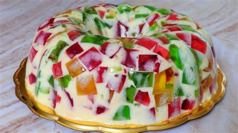 Vibrantes gelatinas en una explosión de colores como postre