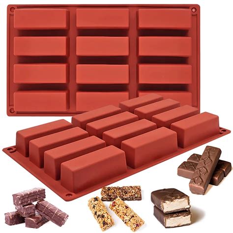Molde rectangular preparado con papel de horno para las barritas