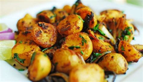 Papas cambray sazonadas en la parrilla