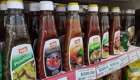 Variedad de salsas y aderezos para hamburguesas