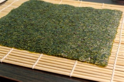 Foto: Hojas de Nori para la preparación de sushi
