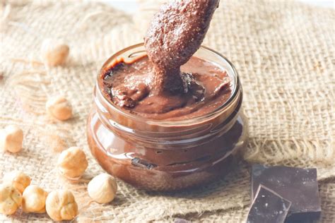 Crema de gianduja con avellanas enteras