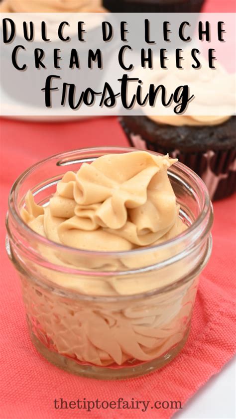 Foto detallada de frosting de cream cheese con dulce de leche y chispas