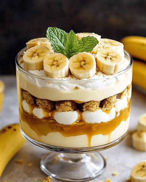 Esquema: Capas recomendadas para un pudín de plátano tipo trifle.