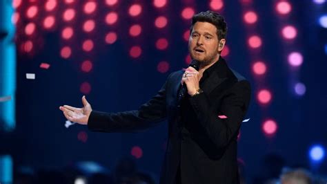 Michael Bublé en una de sus presentaciones en vivo