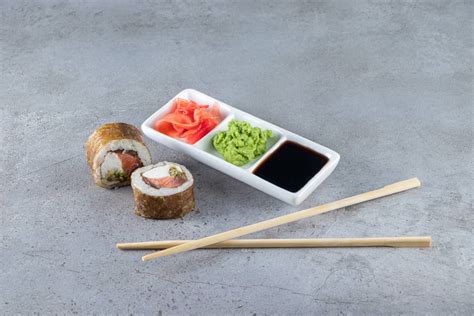 Foto de varios posillos para salsa de sushi de diferentes materiales y diseños