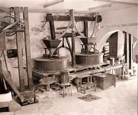 Antiguo molino de harina o molinos de rodillo modernos