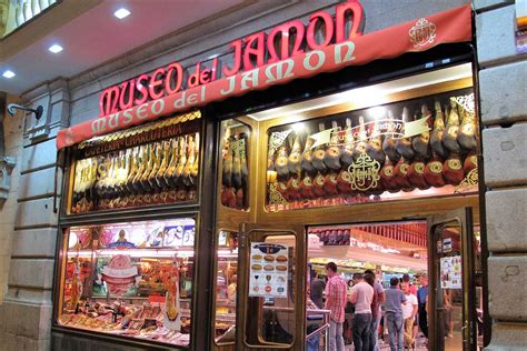 Fachada del restaurante Museo del Jamón en Puerto Madero