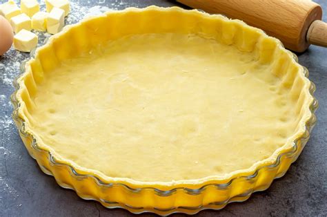 Base de galleta compacta en molde o base de masa quebrada horneada