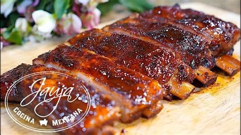 costillas adobadas al horno con cebolla caramelizada