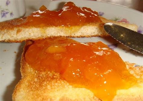 Variedad de postres y tartas con mermelada de durazno