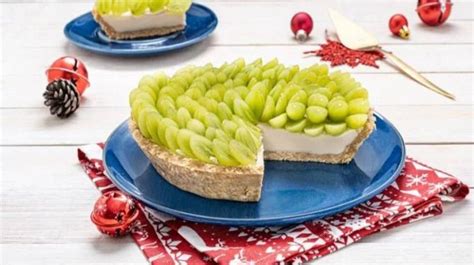 Tarta de uvas frescas con crema batida