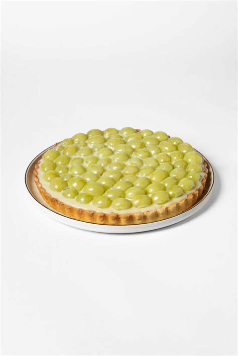 Pastel de uvas con un diseño rústico francés