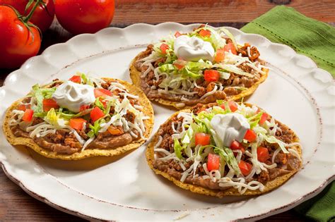 variedad de ingredientes y tostadas