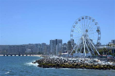 Foto antigua de la tienda Bozzo en Viña del Mar o Santiago