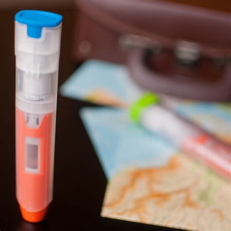 Esquema de cómo funciona un EpiPen
