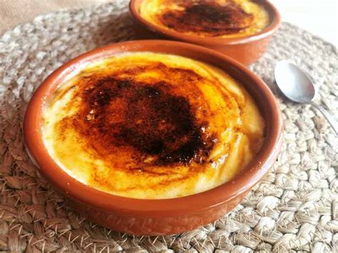 Fotografía de una Crema Catalana con su capa de caramelo quemado