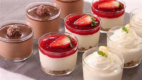 Foto: Postres individuales con frutas y lácteos en vasitos para eventos