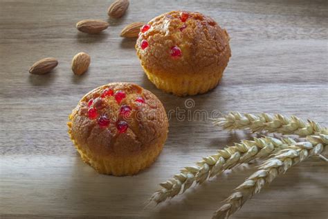 Foto de quequitos de harina de almendras decorados