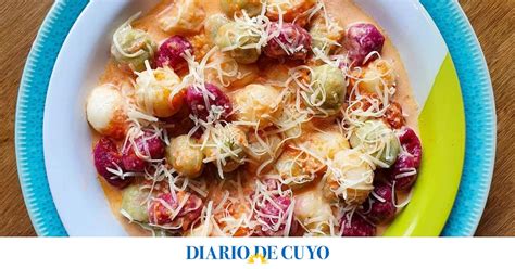 Variedad de ñoquis en diferentes salsas