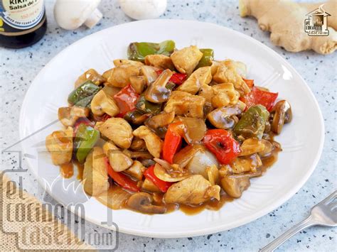 Wok con pollo salteado, verduras coloridas y salsa espesa