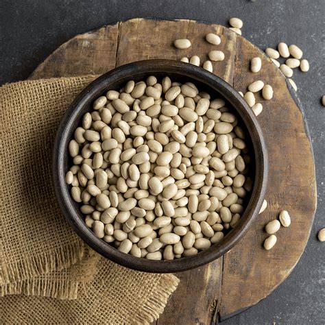 Primer plano de porotos tórtola en un cuenco
