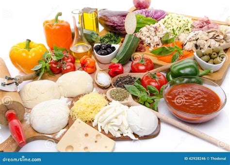 Imagen de ingredientes frescos para pizza listos para usar