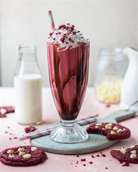 Red Velvet milkshake con decoración